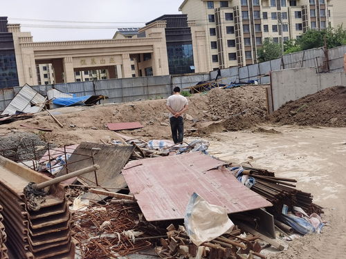 山东滨州城建集团施工现场隐患频现 尘土飞扬与工人零防护问题亟待治理